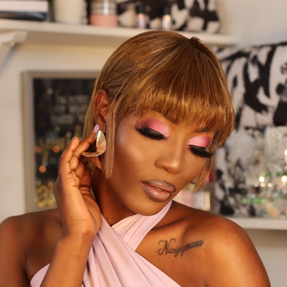 Makeup artist - Picture 7 of 16